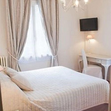 Le Boeuf Couronne - Hotel & Restaurant Chartres- Logis Hotels Экстерьер фото