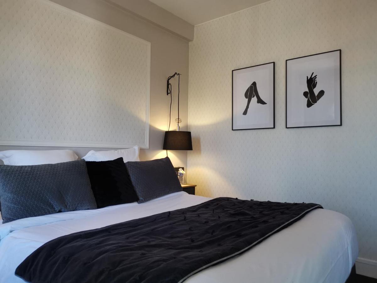 Le Boeuf Couronne - Hotel & Restaurant Chartres- Logis Hotels Экстерьер фото