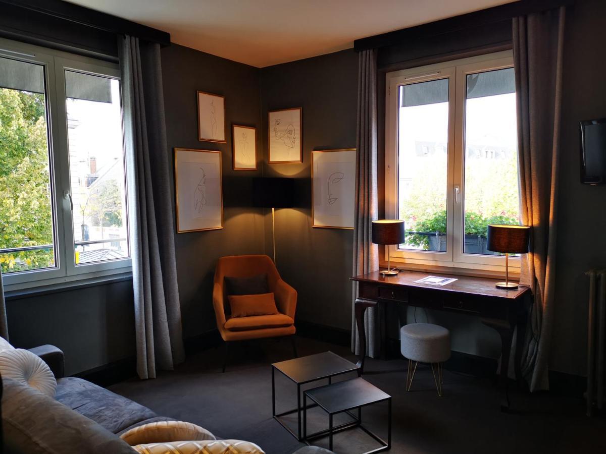 Le Boeuf Couronne - Hotel & Restaurant Chartres- Logis Hotels Экстерьер фото