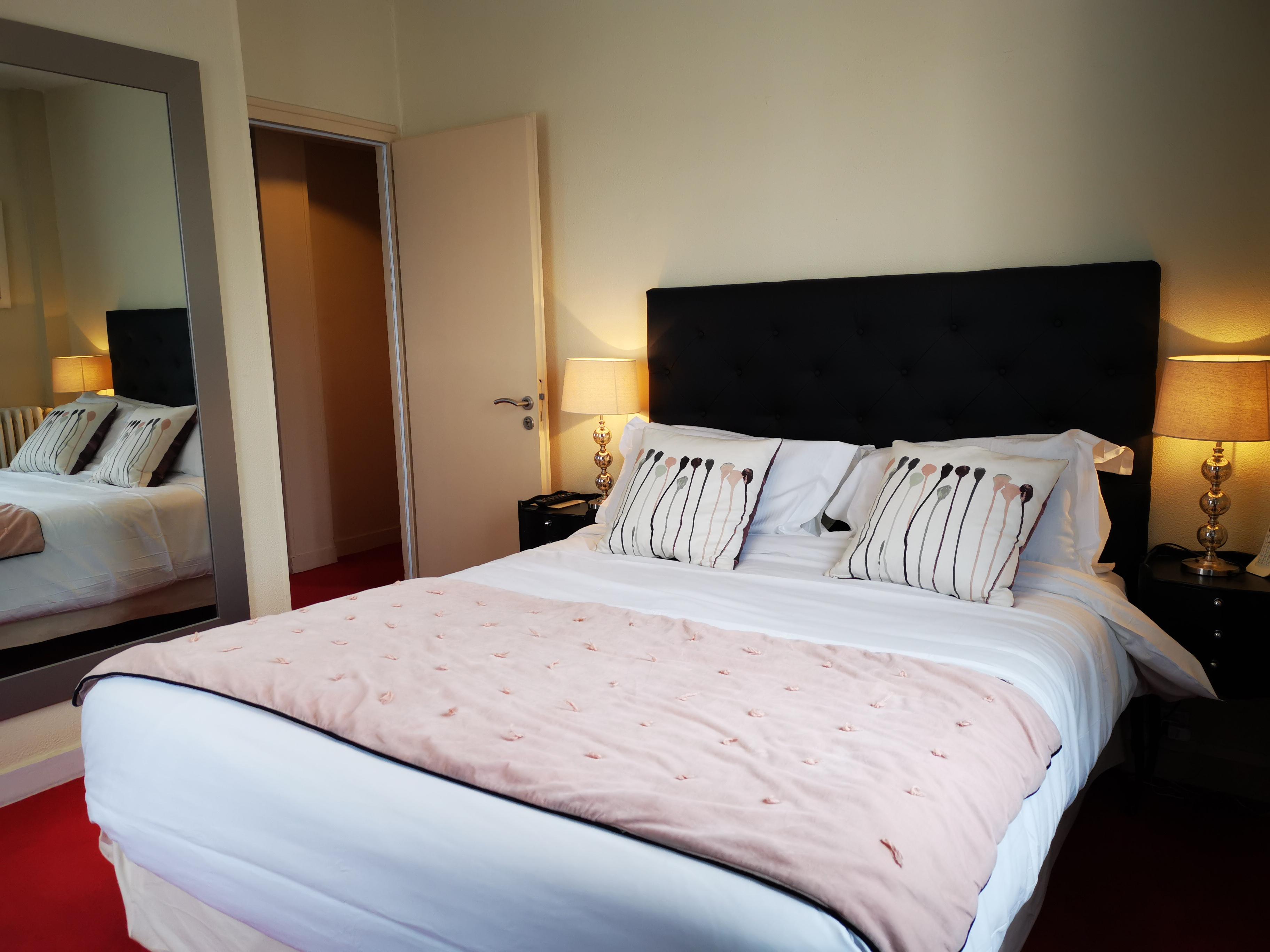 Le Boeuf Couronne - Hotel & Restaurant Chartres- Logis Hotels Экстерьер фото