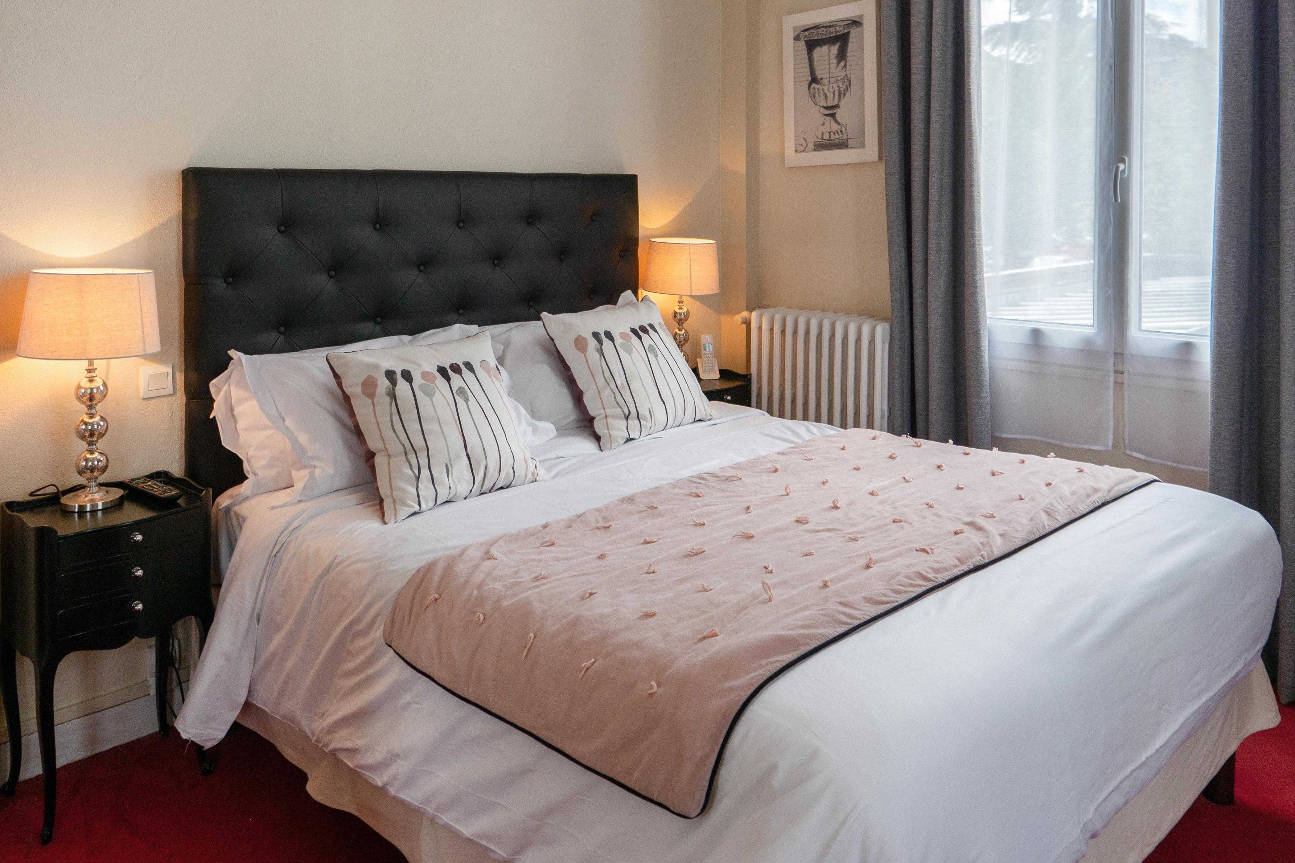 Le Boeuf Couronne - Hotel & Restaurant Chartres- Logis Hotels Экстерьер фото