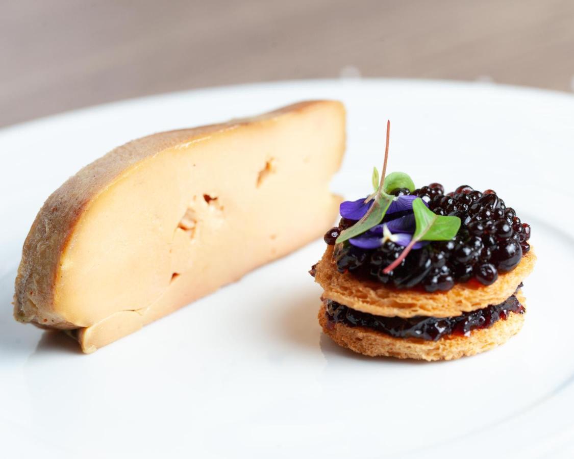 Le Boeuf Couronne - Hotel & Restaurant Chartres- Logis Hotels Экстерьер фото